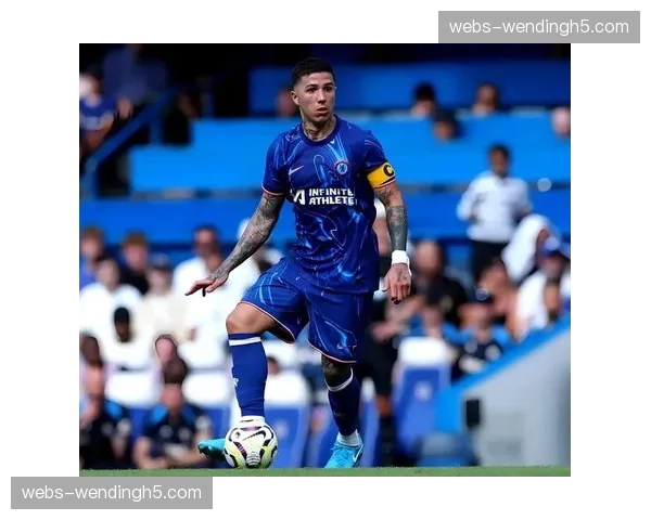 官方声明：切尔西宣布与中场恩佐-费尔南德斯完成续约